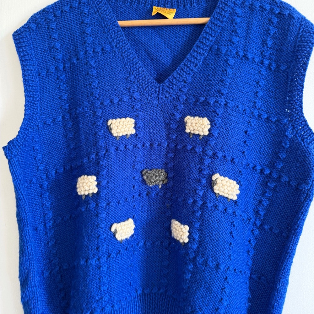 Vintage Handmade Royal Blue Sheep Knit New Zealand Sweater Vest size Large EUC - Picture 3 of 7